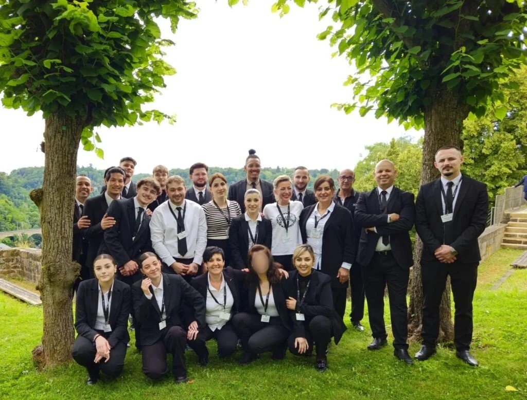 Photo du personnel à l'extérieur